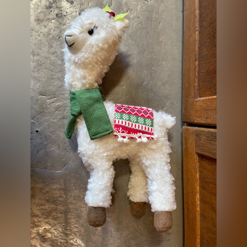 Holiday themed Llama